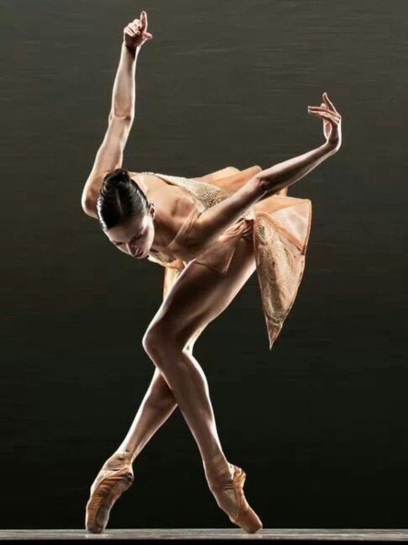 Балерина современная