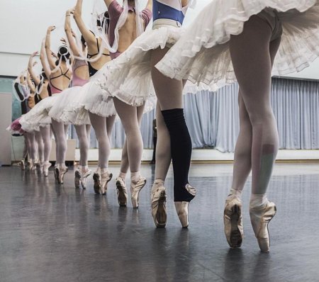 Балетные девушки