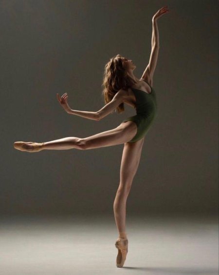 Оксана Кардаш балерина