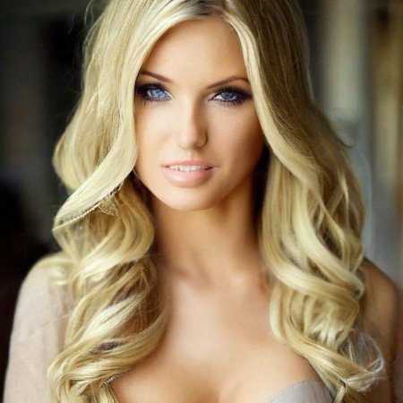 Самая красивая блондинка в мире