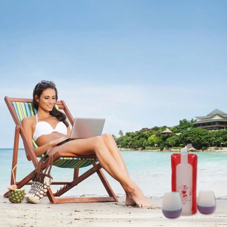 Женщина на шезлонге