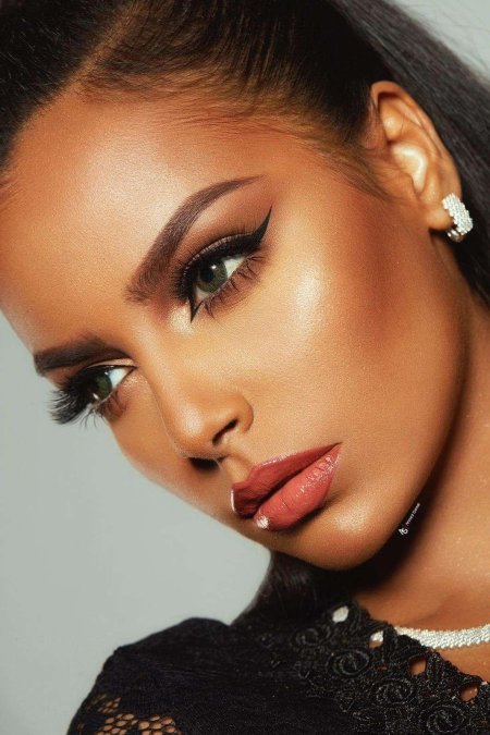 Чувственный макияж глаз