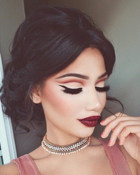 Вечерний макияж со стрелками