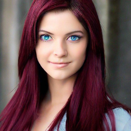 Девушка с голубыми глазами