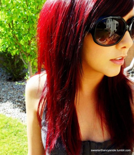 Темно красные волосы у девушек