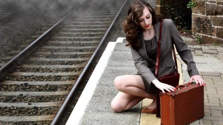 Девушка на вокзале
