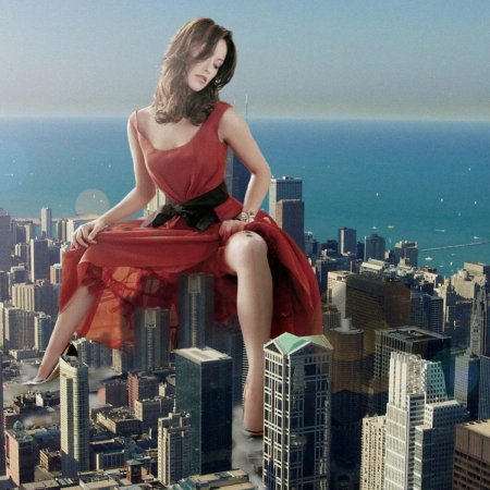 Девушка гигант