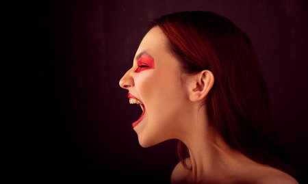 Орущая женщина