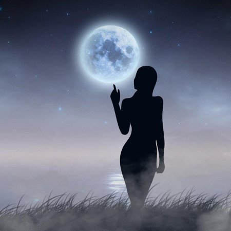 Девушка луна
