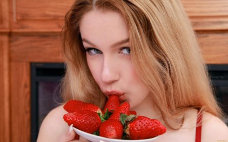 Лорен Строббери