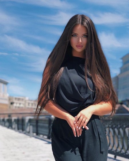 Juuleechkaa Пучкова с длинными волосами