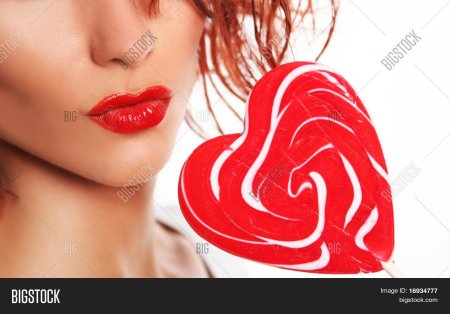 Губы с леденцом