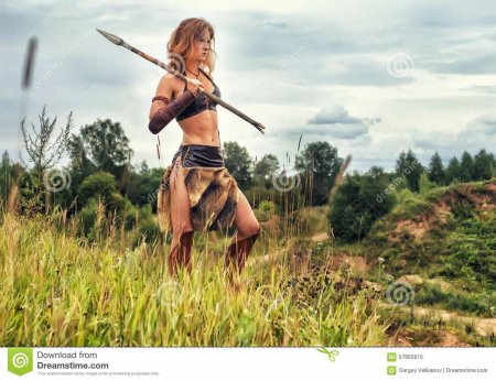 Женщина с копьем