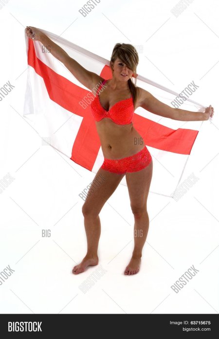 Девушка с флагом