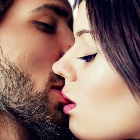 Страстные поцелуи