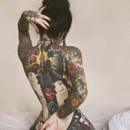 Художественное тату для девушек