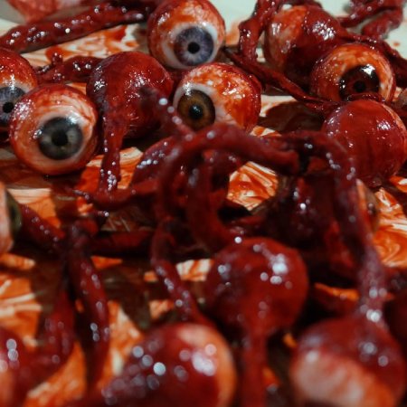 Глазное яблоко настоящее