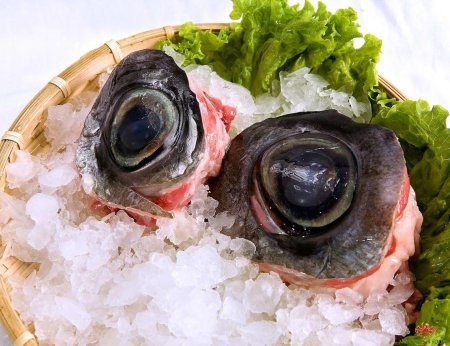 Глазные яблоки тунца блюдо