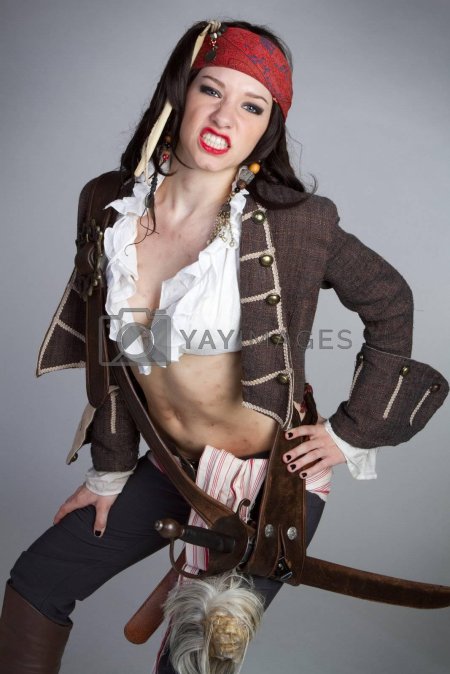 Женский пиратский костюм