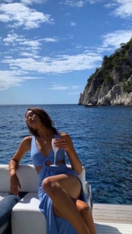 Пляжная девушка