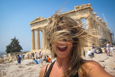 Девушки Греции