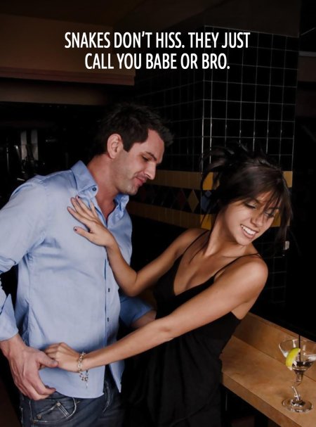 Девушка флиртует