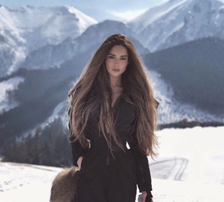 Анна Велис длинные волосы