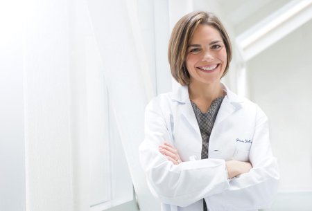 Женщина врач