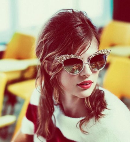 Девушка в очках