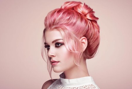 Розовые волосы