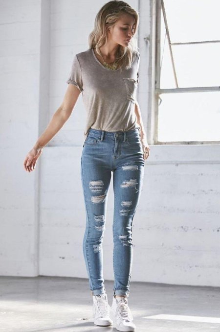 Джулия Баретто в джинсах