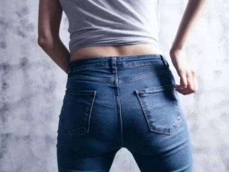 Джинсы сзади