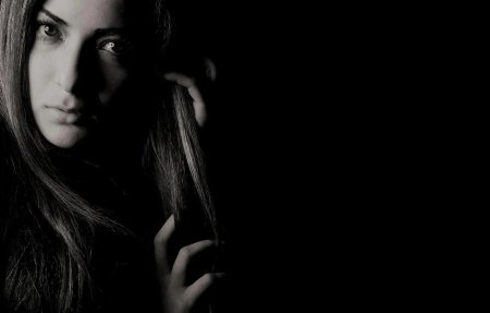 Темная девушка