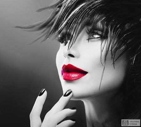 Черно белый красные губы