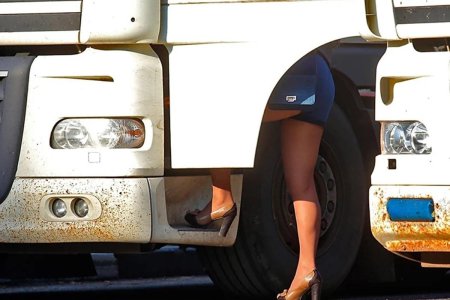 Девушки на трассах