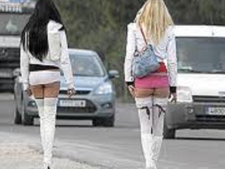 Девушки легкого поведения на трассе