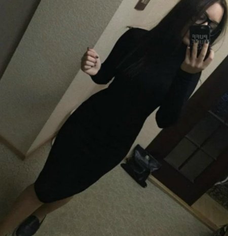 Селфи в черном платье