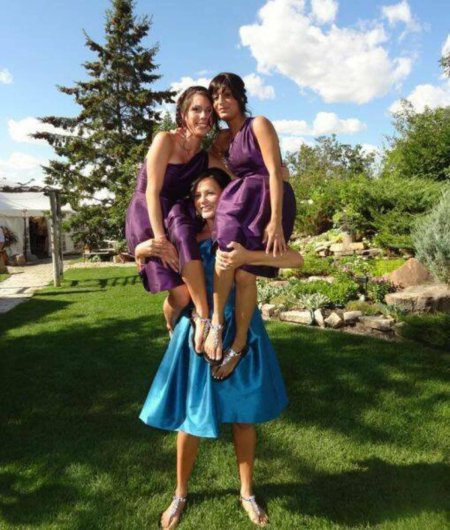 Поднял двух девушек