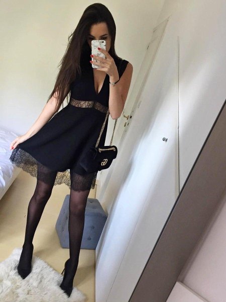 Селфи в платье и чулках