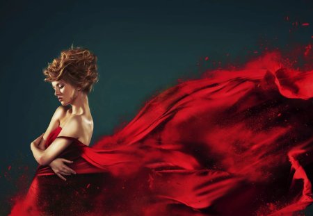 Женщина в Красном