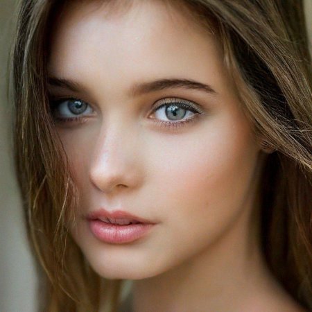 Девушка красивая