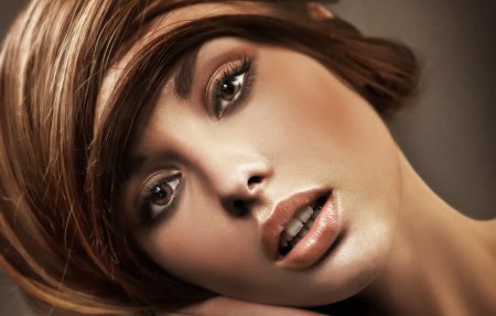 Лицо девушки