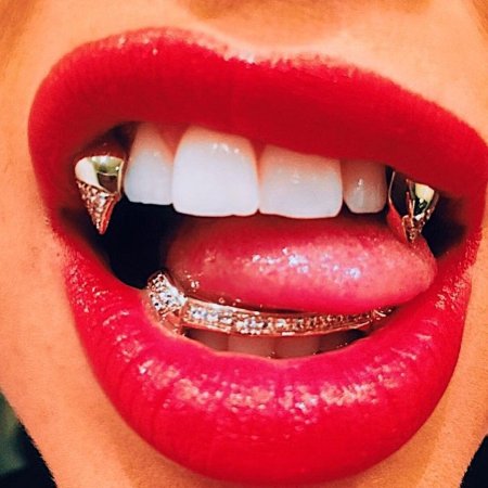 Грилзы, улыбка вампира, серебро