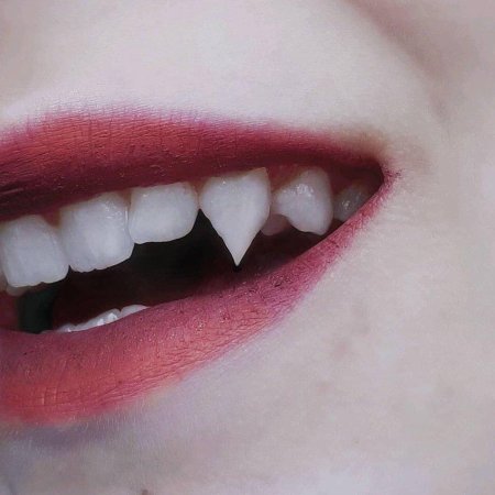 Вампир зубы