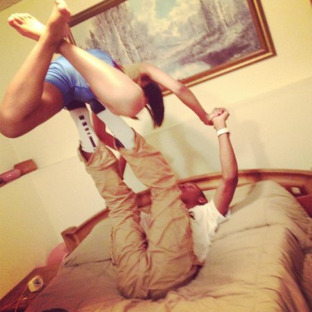 Подруги дурачатся