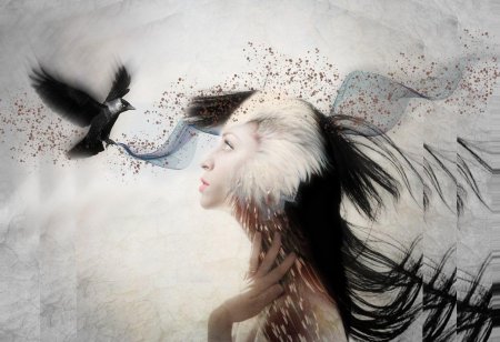 Женщина птица