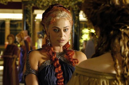 Полли Уокер Атия