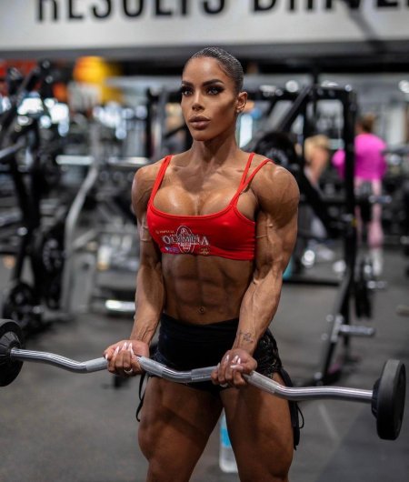 Девушка бодибилдер