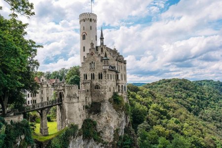 Замок Лихтенштайн Баден-Вюртемберг Германия
