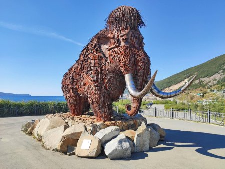 Монумент мамонт Магадан